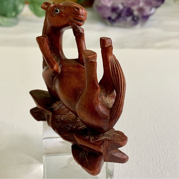 Vintage Red Boxwood Hand Carved Horse Netsuke Figurine W Inset Glass Eyes 2.75" - Picture 5 of 16